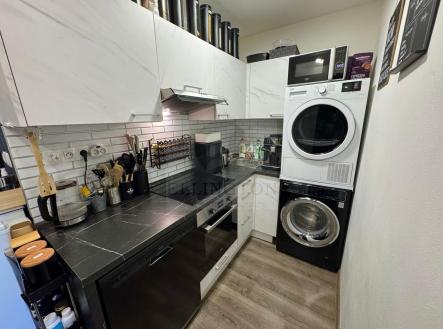 WhatsApp Image 2026-04-17 at 10.17.21.jpeg | Pronájem bytu, 2+1, 51 m²