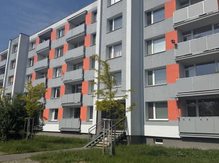 pohled na dům 4 | Prodej bytu, 4+1, 86 m²
