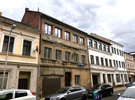 pohled na dům II | Prodej - dům/vila, 335 m²