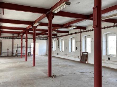 2.NP | Pronájem - komerční objekt, sklad, 270 m²