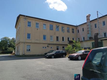 pohled ze dvora | Pronájem - kanceláře, 102 m²