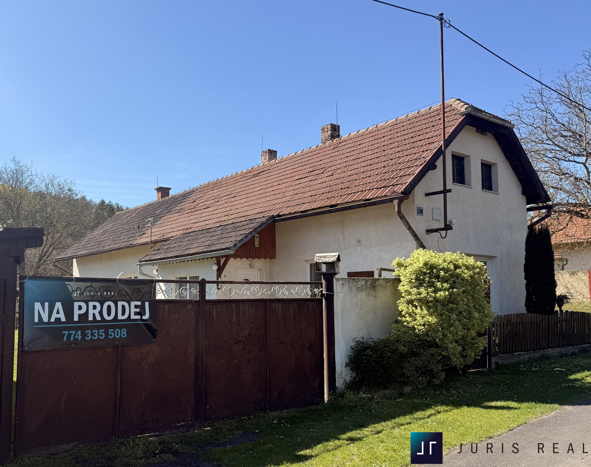 pohled na dům čelní 2