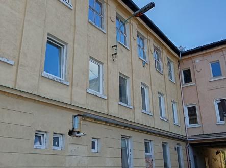 přízemí | Pronájem - kanceláře, 102 m²