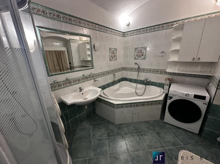 prodej-rodinneho-domu-320-m2-pozemek-369-m2-praha-benice-img-1040-3b4ea7 | Prodej bytu, 2+kk, 50 m²