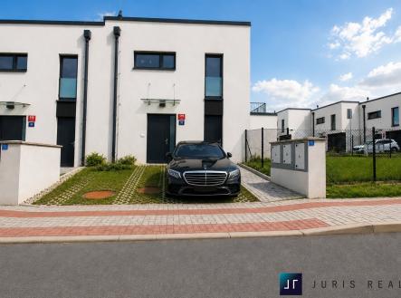 001 | Pronájem - dům/vila, 149 m²