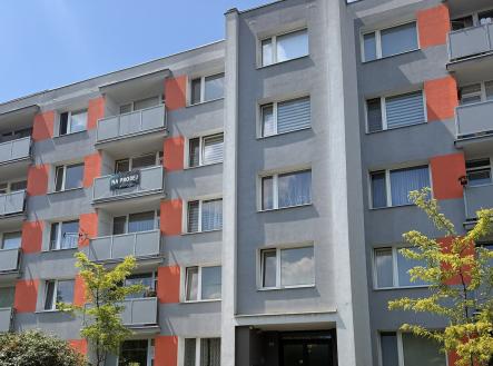pohled na dům 4 | Prodej bytu, 4+1, 86 m²