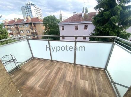 balkon v obývacím pokoji | Pronájem bytu, 4+1, 95 m²