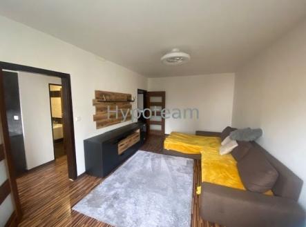 obývací pokoj pohled od okna | Pronájem bytu, 2+1, 62 m²