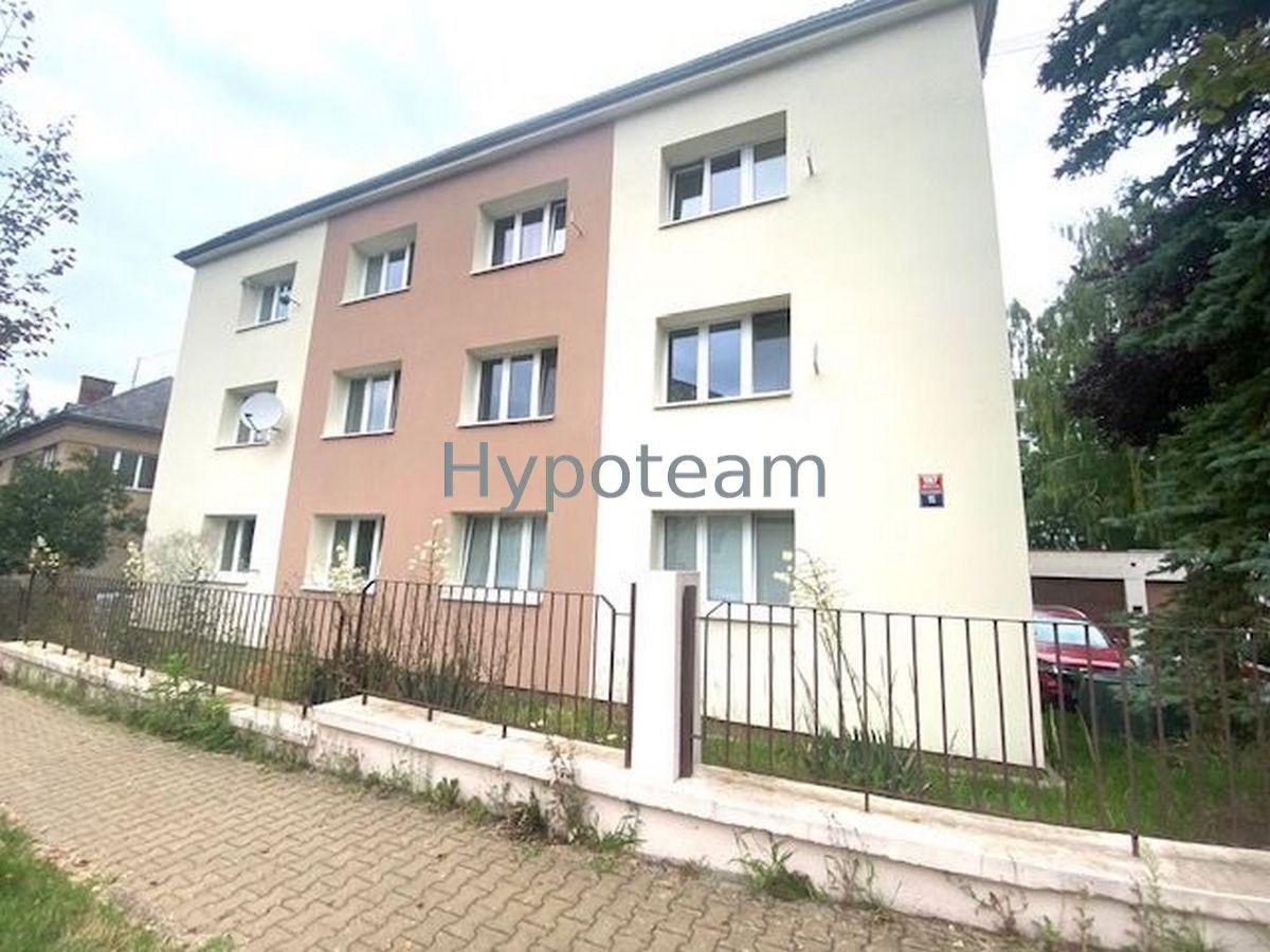 9 pohled na dům z ulice