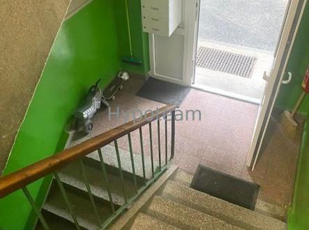 Vchod | Pronájem bytu, 3+1, 60 m²