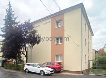 pohled  na dům ze dvora | Pronájem bytu, 3+1, 60 m²