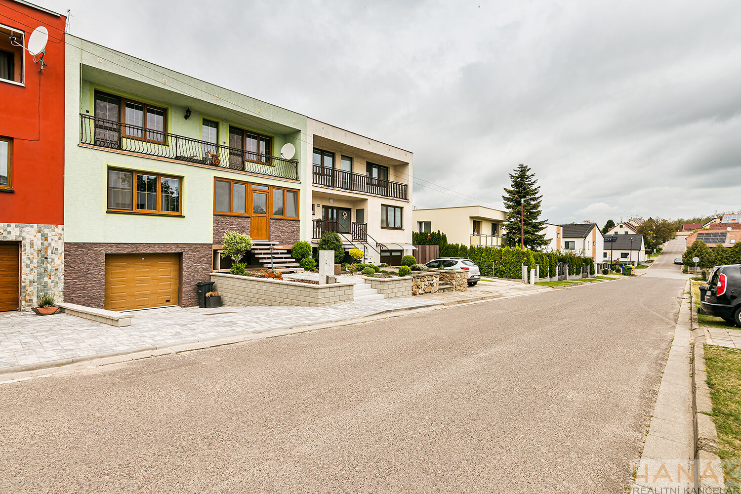 Prostorný rodinný dům 6+1 s garáží a zahradou – Hrušovany nad Jevišovkou