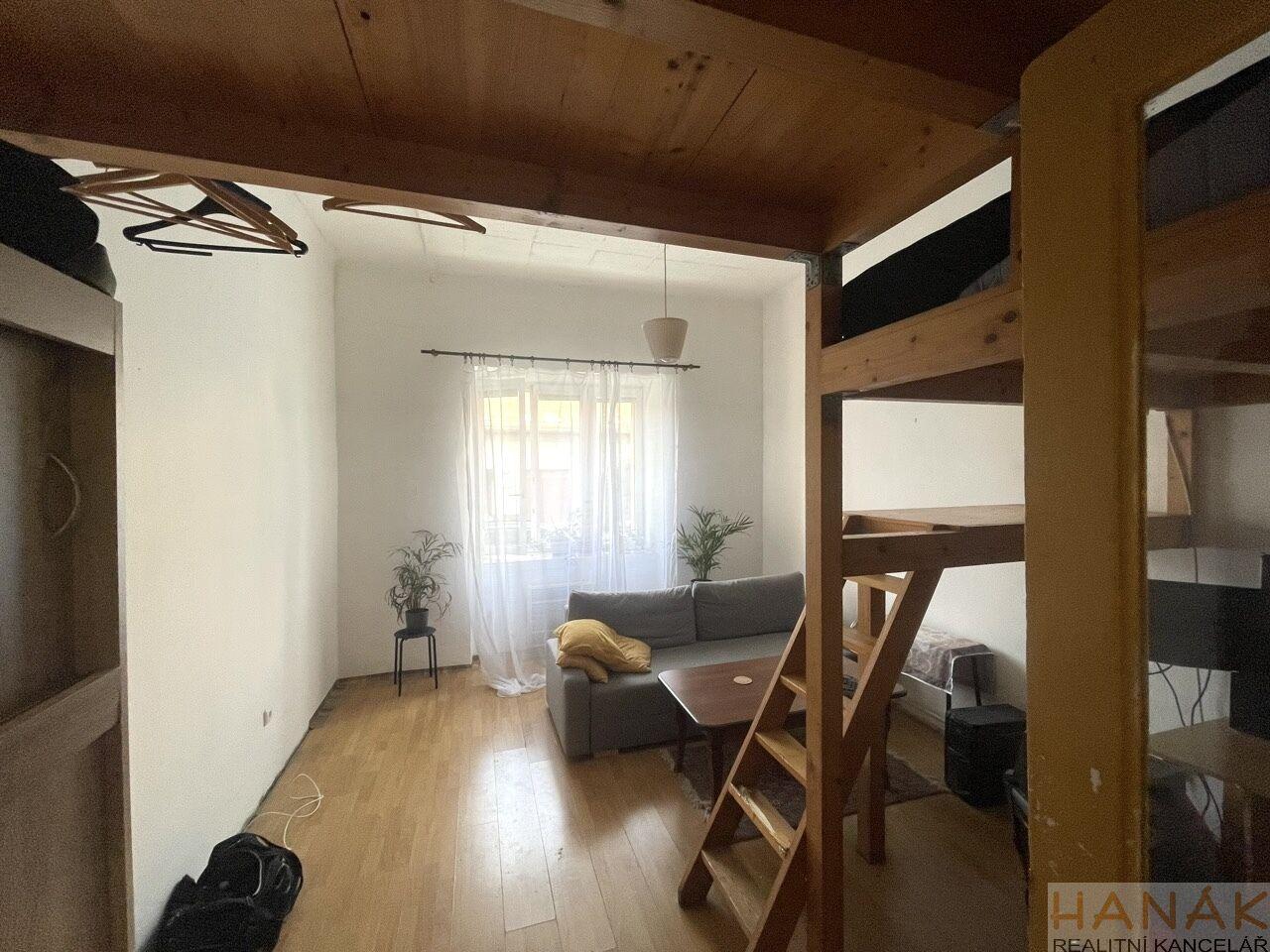 Pronájem cihlového bytu OV 1+1 v Brně- Komárově