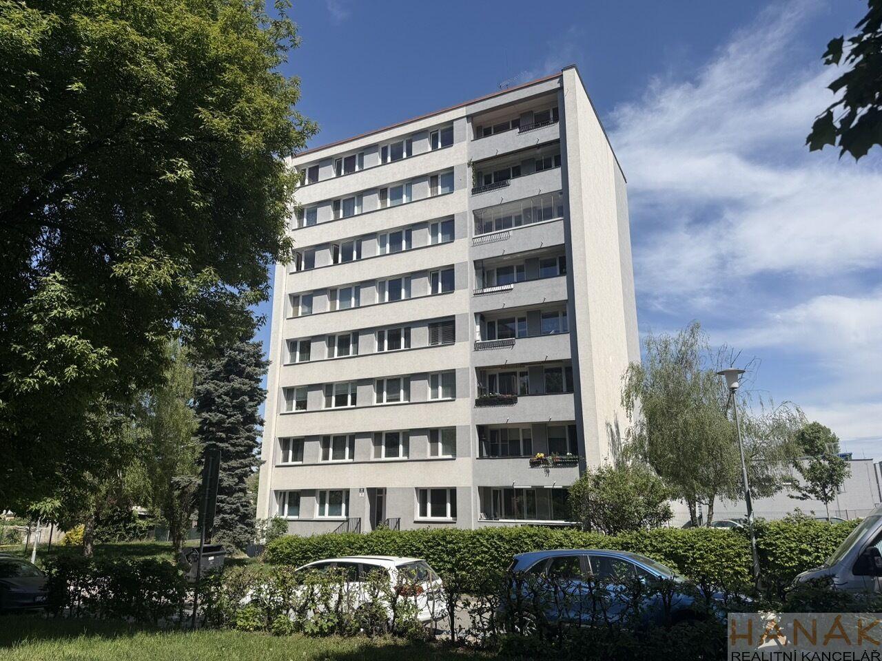Družstevní byt 3+1 s lodžií ve 4. patře revitalizovaného domu, ul. Vojtova
