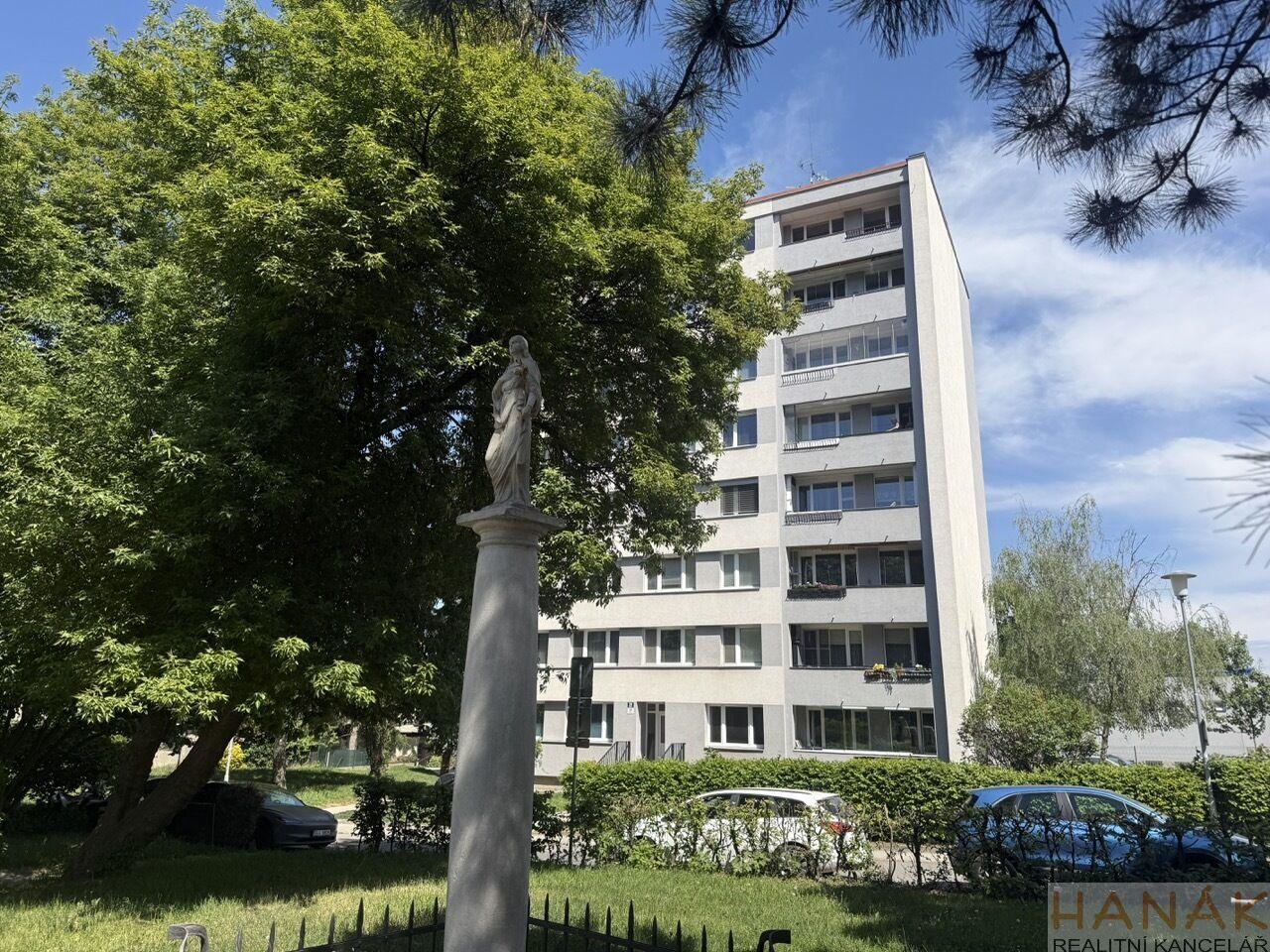 Družstevní byt 3+1 s lodžií ve 4. patře revitalizovaného domu, ul. Vojtova