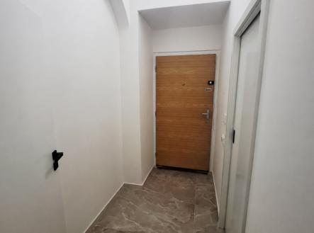 file-00000000658c71f48ab0f544d5952bad.png | Pronájem bytu, 1+kk, 35 m²