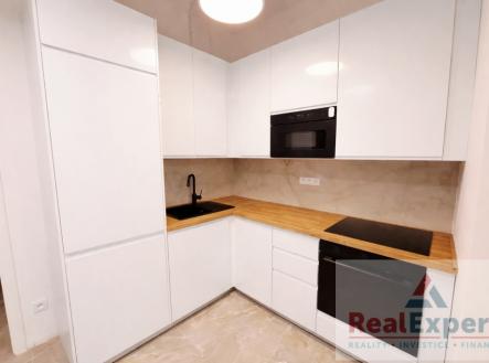 Pronájem bytu, 1+kk, 35 m² obrázek
