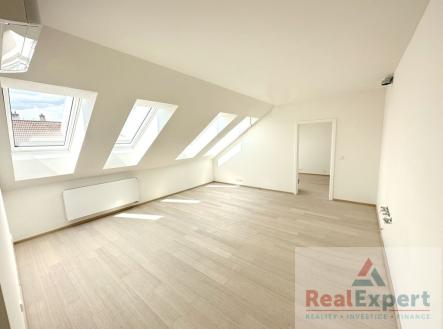 1-1.jpeg | Pronájem bytu, 2+kk, 52 m²