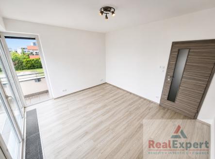 loznice-losakova-08072026.png | Prodej bytu, 2+kk, 87 m²