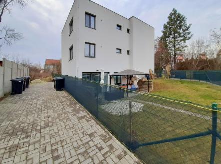  -  | Prodej - dům/vila, 281 m²