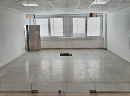 Pronájem - komerční objekt, obchodní centrum, 40 m²
