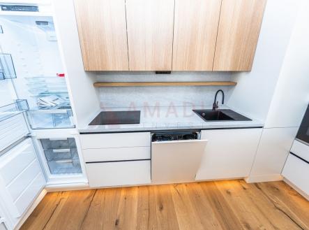 . | Pronájem bytu, 2+kk, 58 m²