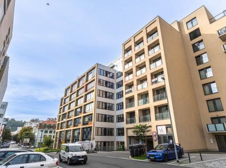 . | Prodej bytu, 1+kk, 81 m²