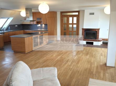 1744020773648.jpg | Pronájem - kanceláře, 237 m²