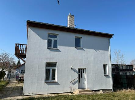 pohled-na-dum-ze-zahrady.jpeg | Prodej - dům/vila, 150 m²