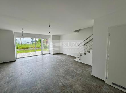 obrazek-whatsapp-2025-06-19-v-12.36.48-c6b49552.jpg | Pronájem - dům/vila, 166 m²