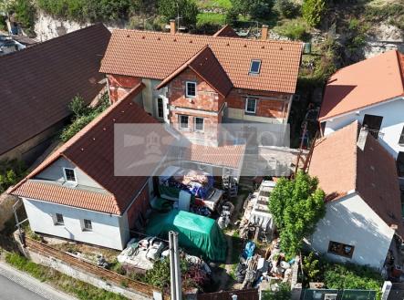 dji-20250729165502-0021-d.jpg | Prodej - dům/vila, 220 m²