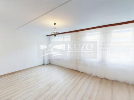 pronajem-1kk-zborovska-06012025-171503-1-1.jpg | Pronájem bytu, 1+kk, 33 m²