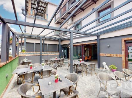 restaurace-ceskoslovenske-armady-06282025-060430-1.jpg | Pronájem - restaurace, 188 m²