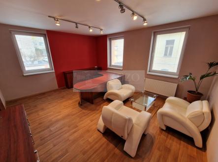 20220314-144051.jpg | Pronájem - obchodní prostor, 158 m²