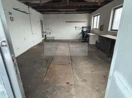 whatsapp-image-2026-02-14-at-10.31.23-4.jpeg | Pronájem - skladovací prostor, 35 m²