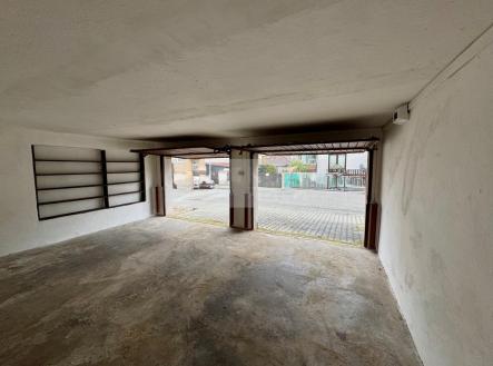 obrazek-whatsapp-2025-12-07-v-12.25.48-61907898.jpg | Pronájem - malý objekt/garáž