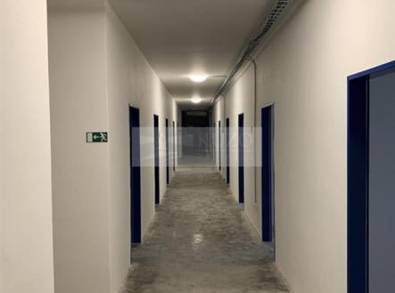 dobric-3.jpeg | Pronájem - skladovací prostor, 14 m²