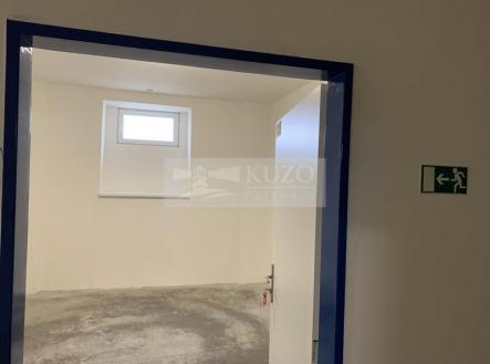 dobric-4.jpeg | Pronájem - skladovací prostor, 14 m²