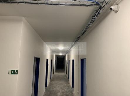 dobric-2.jpeg | Pronájem - skladovací prostor, 14 m²