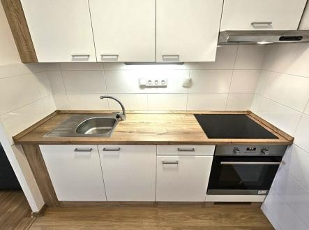 4-1.jpg | Pronájem bytu, 1+kk, 36 m²