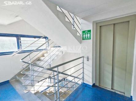 talccy.jpeg | Pronájem - malý objekt/garáž