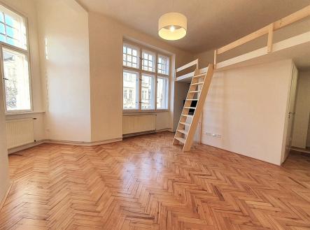Pronájem bytu, 1+kk, 33 m² obrázek