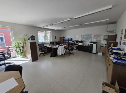 20250807_100502.jpg | Pronájem - kanceláře, 76 m²
