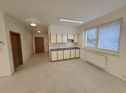 20251113_101329.jpg | Pronájem - kanceláře, 76 m²