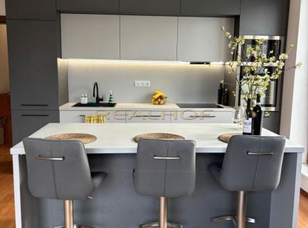 WhatsApp Image 2026-03-29 at 19.17.07 (7).jpeg | Prodej bytu, 3+kk, 77 m²