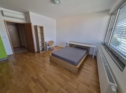 20260630_082238.jpg | Pronájem bytu, 1+kk, 31 m²
