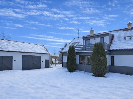 . | Prodej - dům/vila, 330 m²