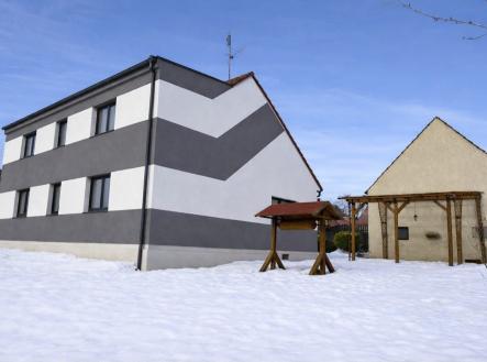 . | Prodej - dům/vila, 330 m²