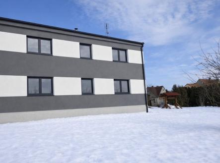 . | Prodej - dům/vila, 330 m²