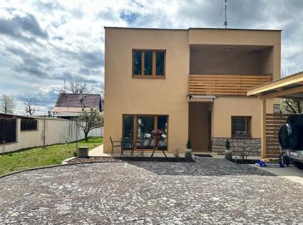 . | Prodej - dům/vila, 220 m²